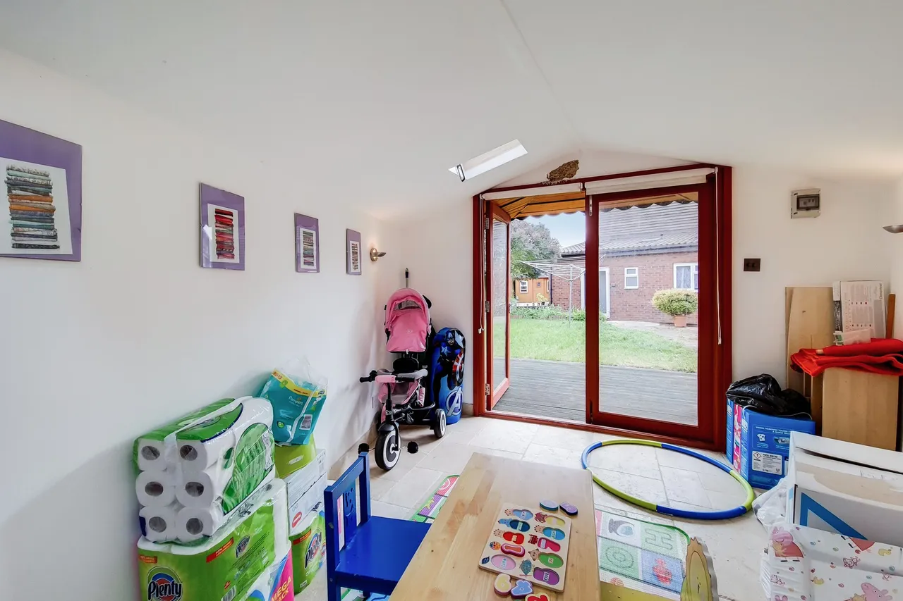 Allingham Close, London, W7, photo 10
