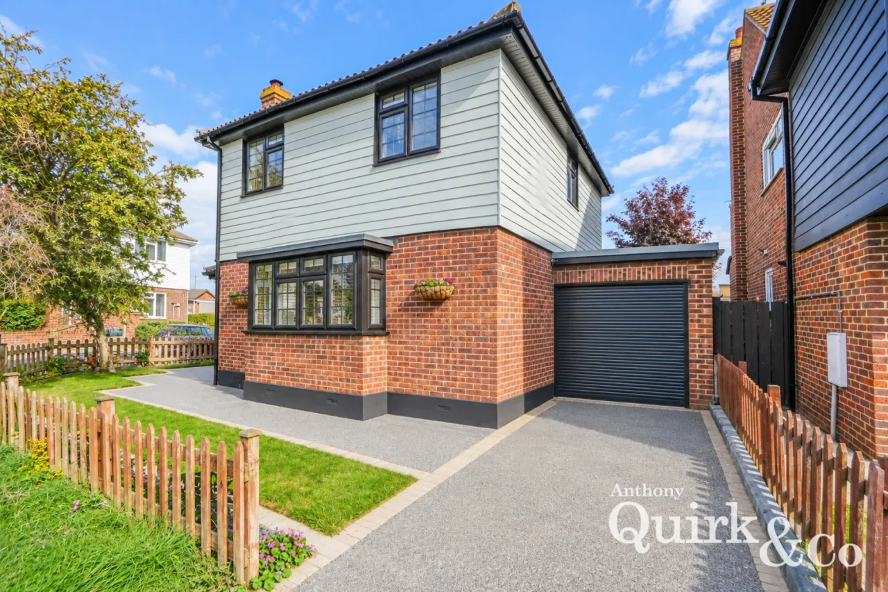 4 bed property for sale, Whiteways, Canvey Island, SS8
