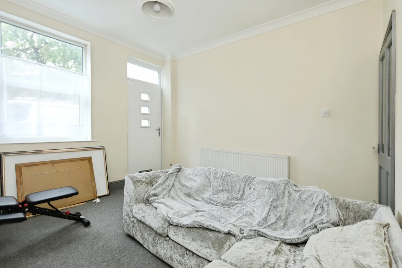 Sandy Lane, Worksop, S80, photo 3
