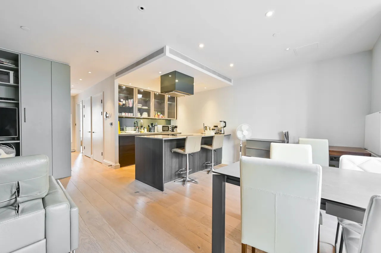2 bed flat for sale — Apartment 7, 43 Gray's Inn Road, London