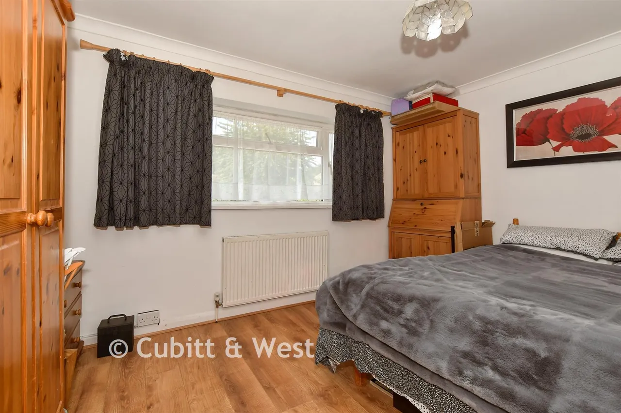 Crescent Way, Horley, RH6, photo 10