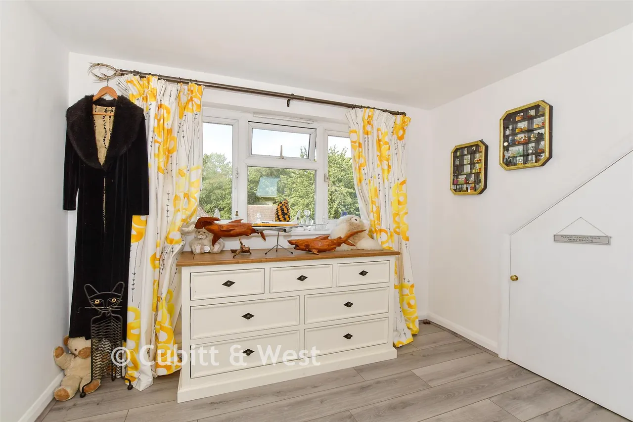 Crescent Way, Horley, RH6, photo 9