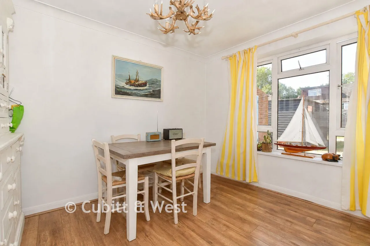 Crescent Way, Horley, RH6, photo 5