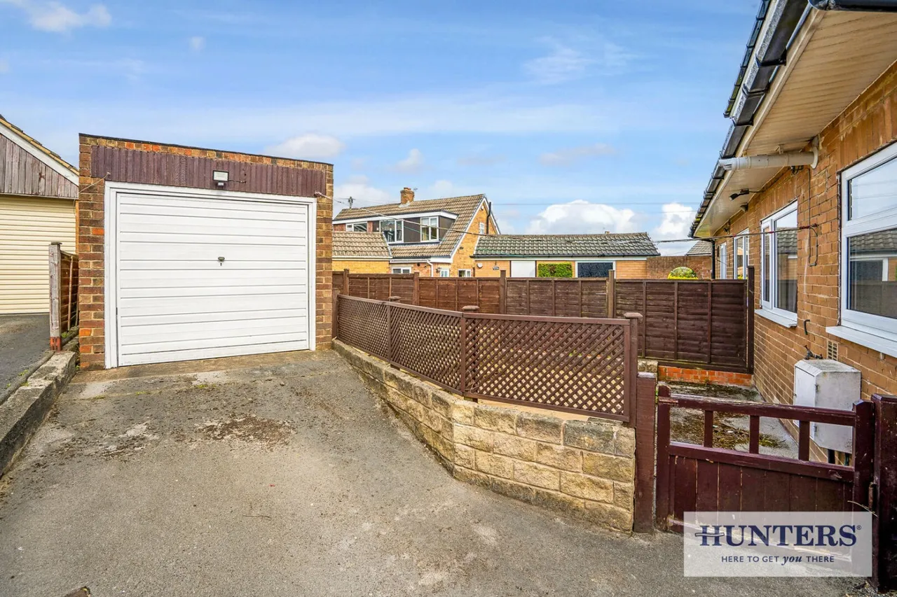 The Oaks, Guiseley, LS20, photo 19