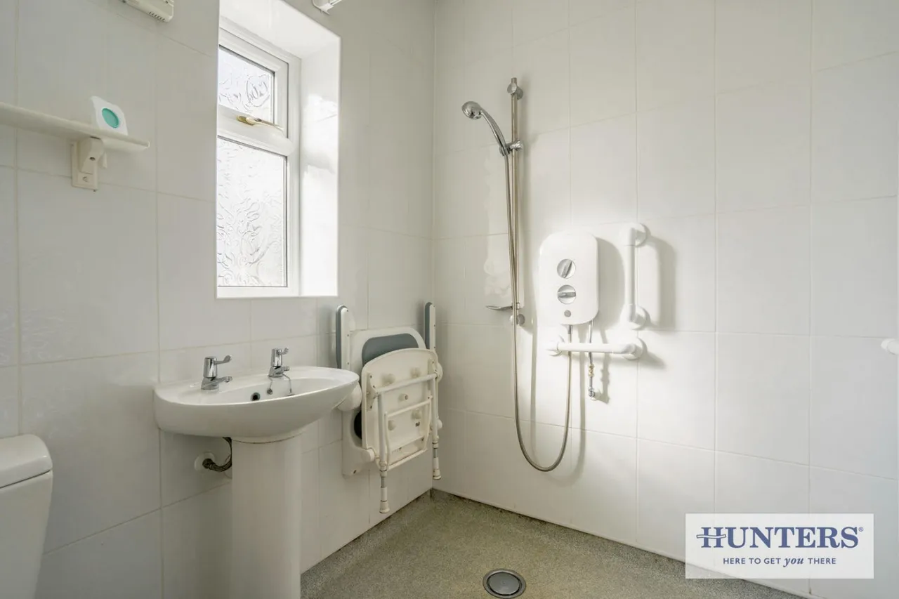 The Oaks, Guiseley, LS20, photo 12
