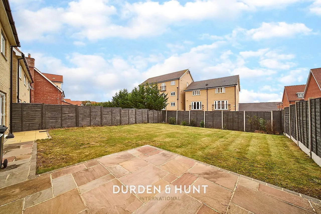 Tamarind Grove, Chigwell, IG7, photo 36