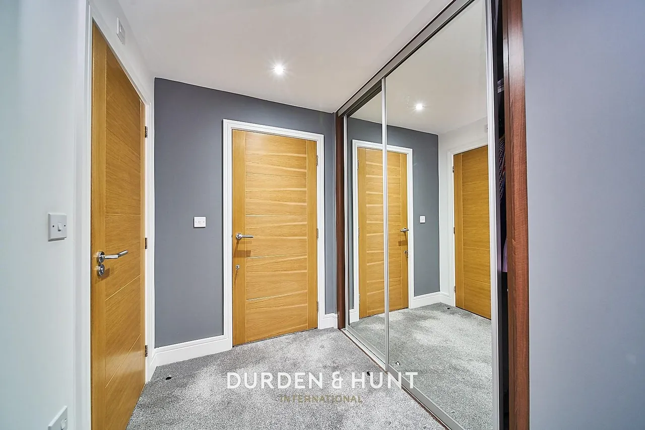 Tamarind Grove, Chigwell, IG7, photo 17