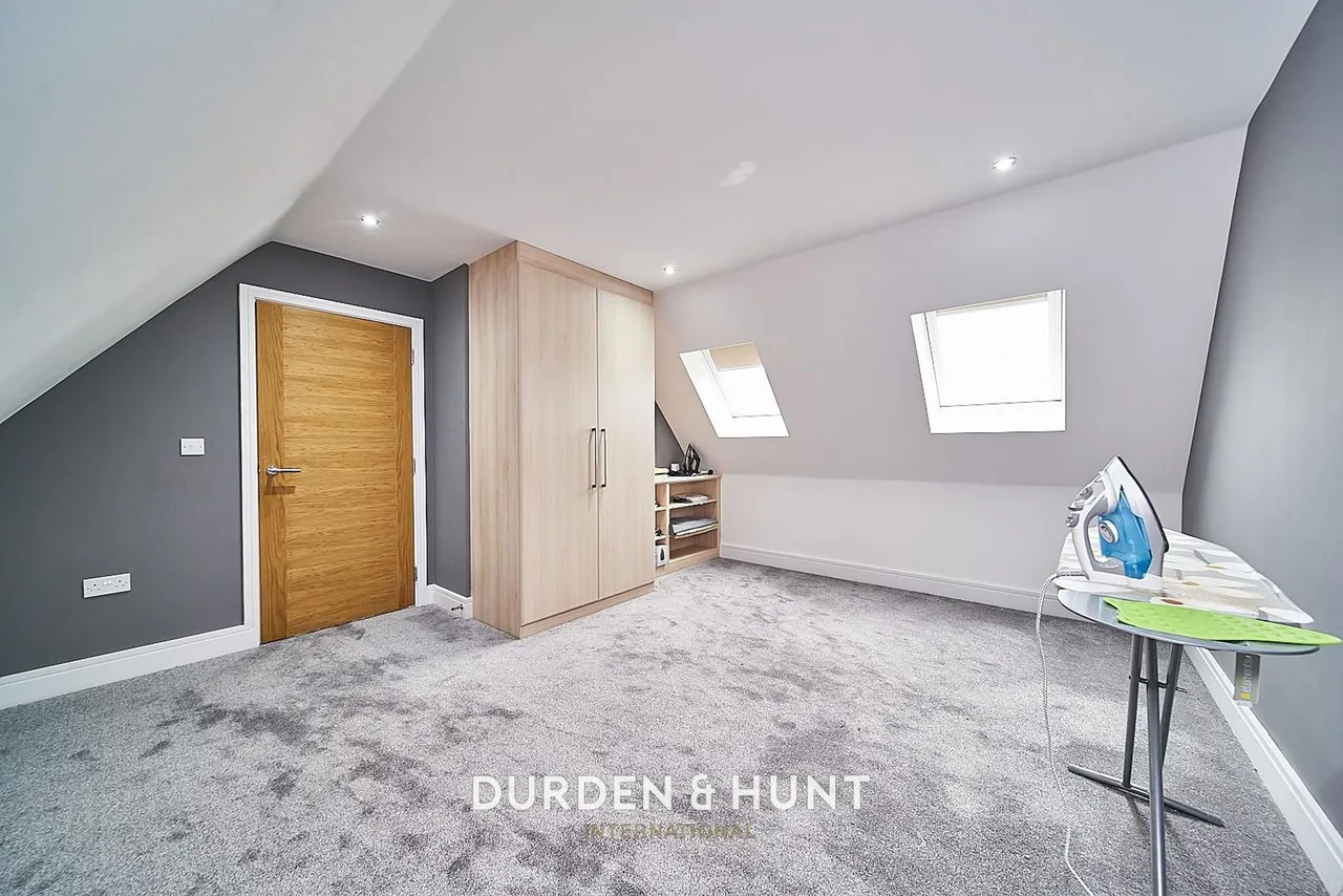 Tamarind Grove, Chigwell, IG7, photo 33