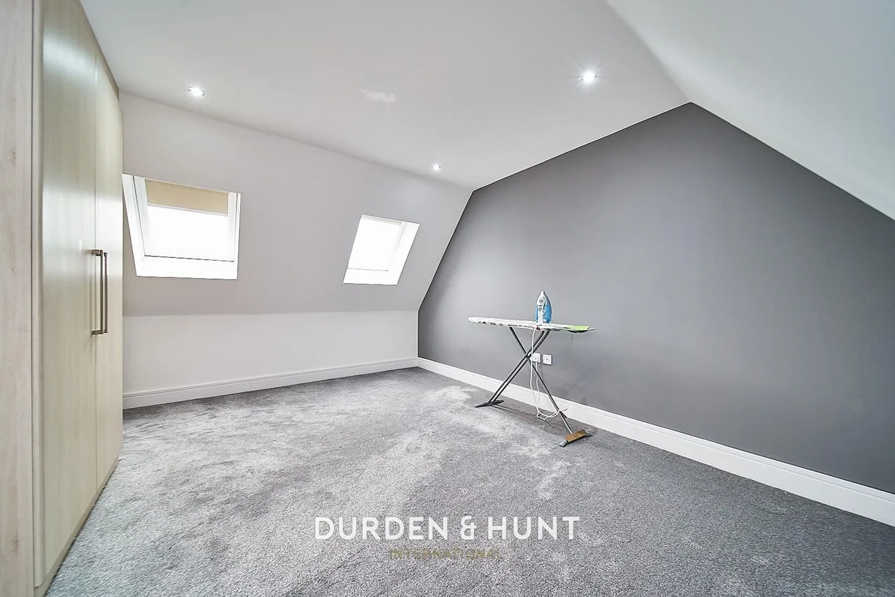 Tamarind Grove, Chigwell, IG7, photo 34