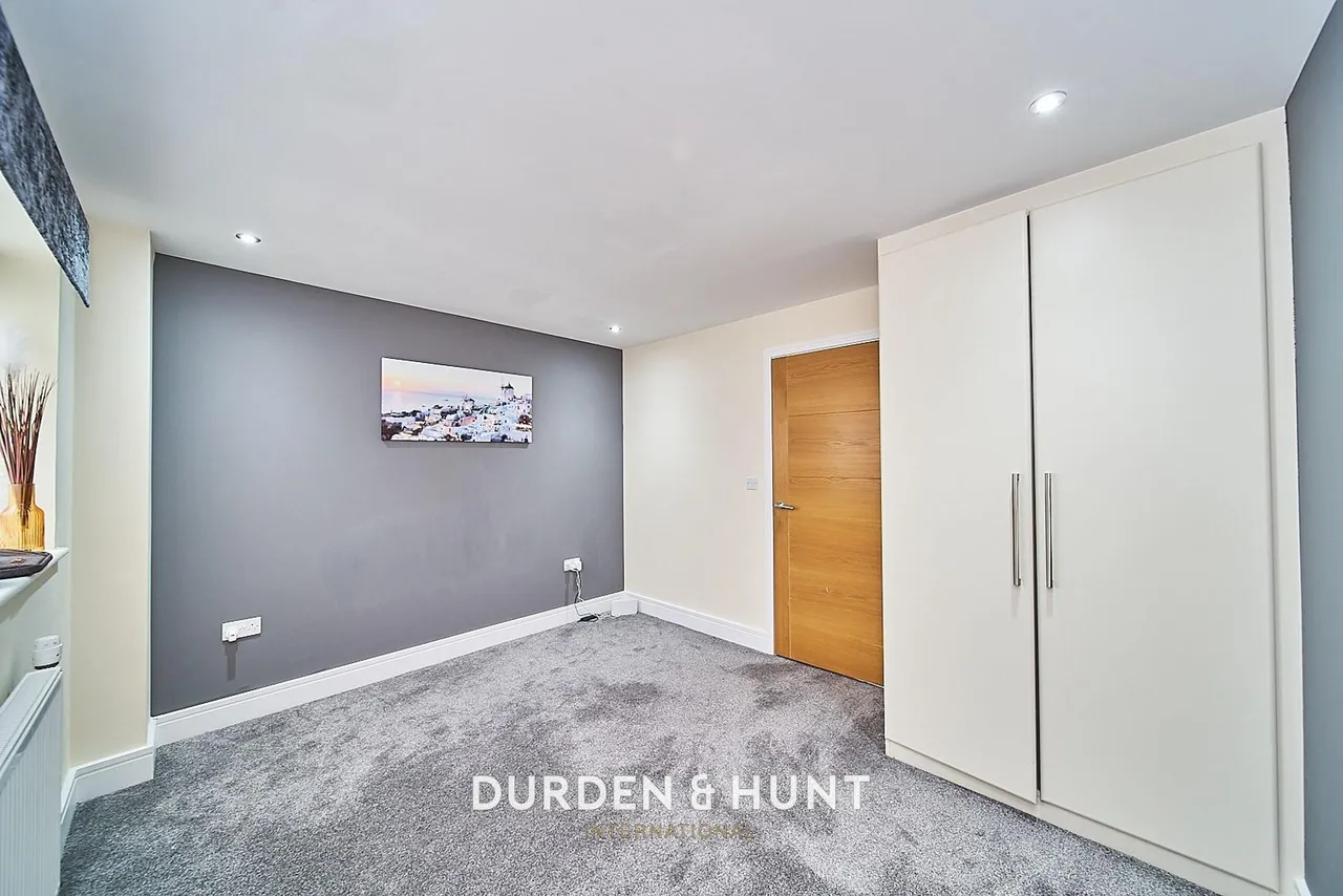 Tamarind Grove, Chigwell, IG7, photo 23