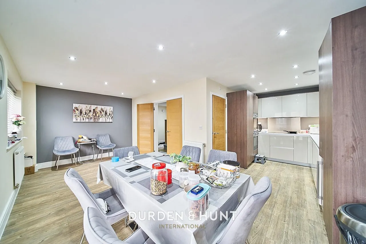 Tamarind Grove, Chigwell, IG7, photo 7