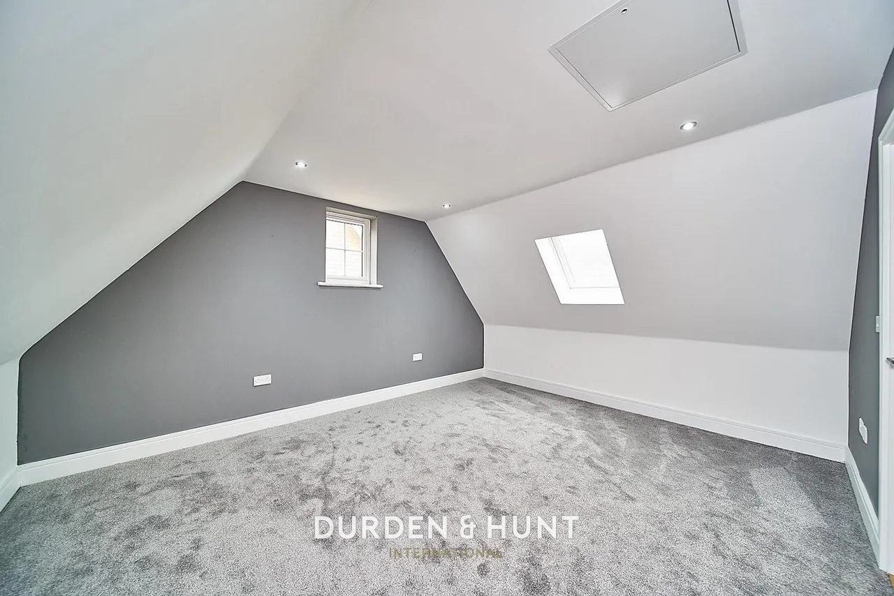 Tamarind Grove, Chigwell, IG7, photo 27