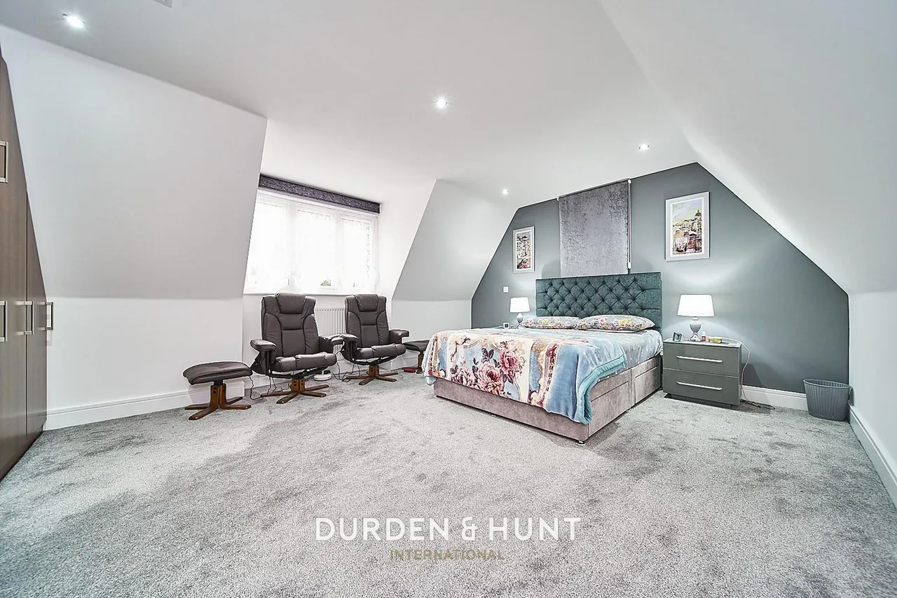 Tamarind Grove, Chigwell, IG7, photo 14