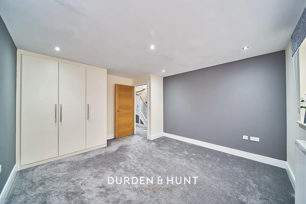 Tamarind Grove, Chigwell, IG7, photo 20