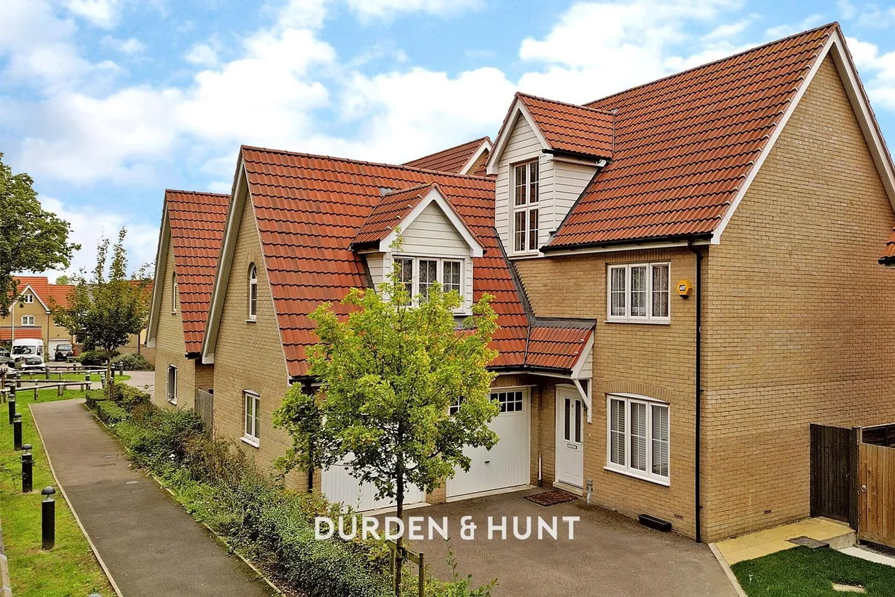 5 bed house to rent, Tamarind Grove, Chigwell, IG7