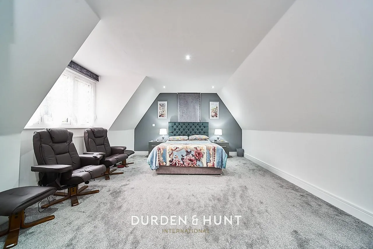 Tamarind Grove, Chigwell, IG7, photo 15