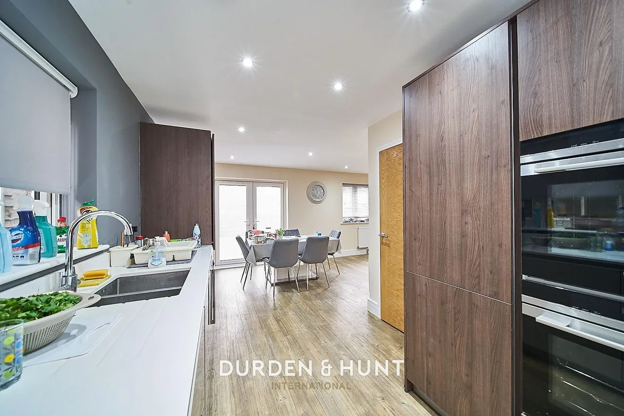 Tamarind Grove, Chigwell, IG7, photo 10