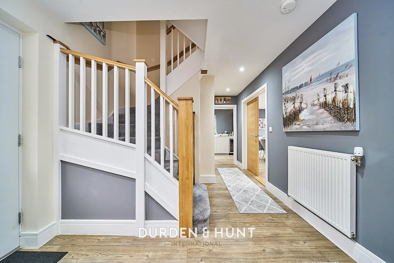 Tamarind Grove, Chigwell, IG7, photo 12