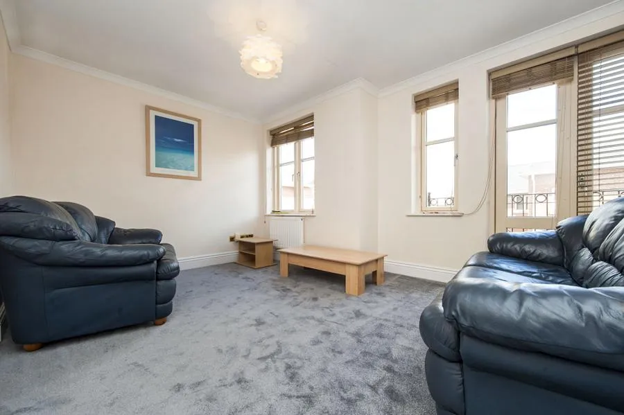 St. Georges Place, Cheltenham, GL50, photo 4
