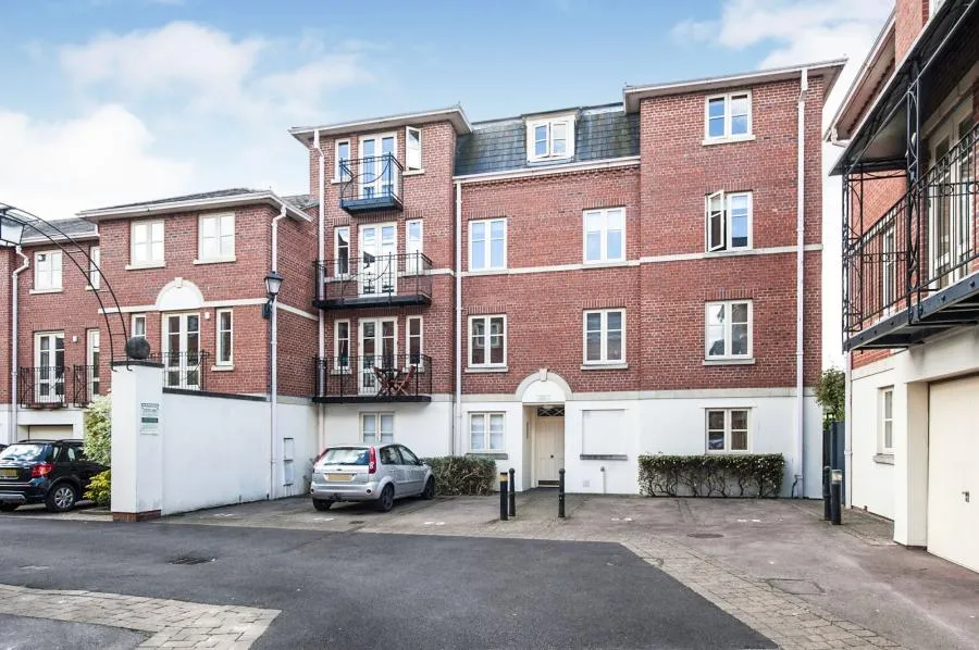 2 bed flat to rent, St. Georges Place, Cheltenham, GL50
