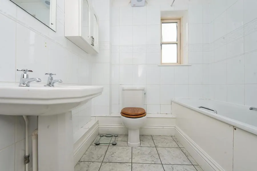 St. Georges Place, Cheltenham, GL50, photo 9