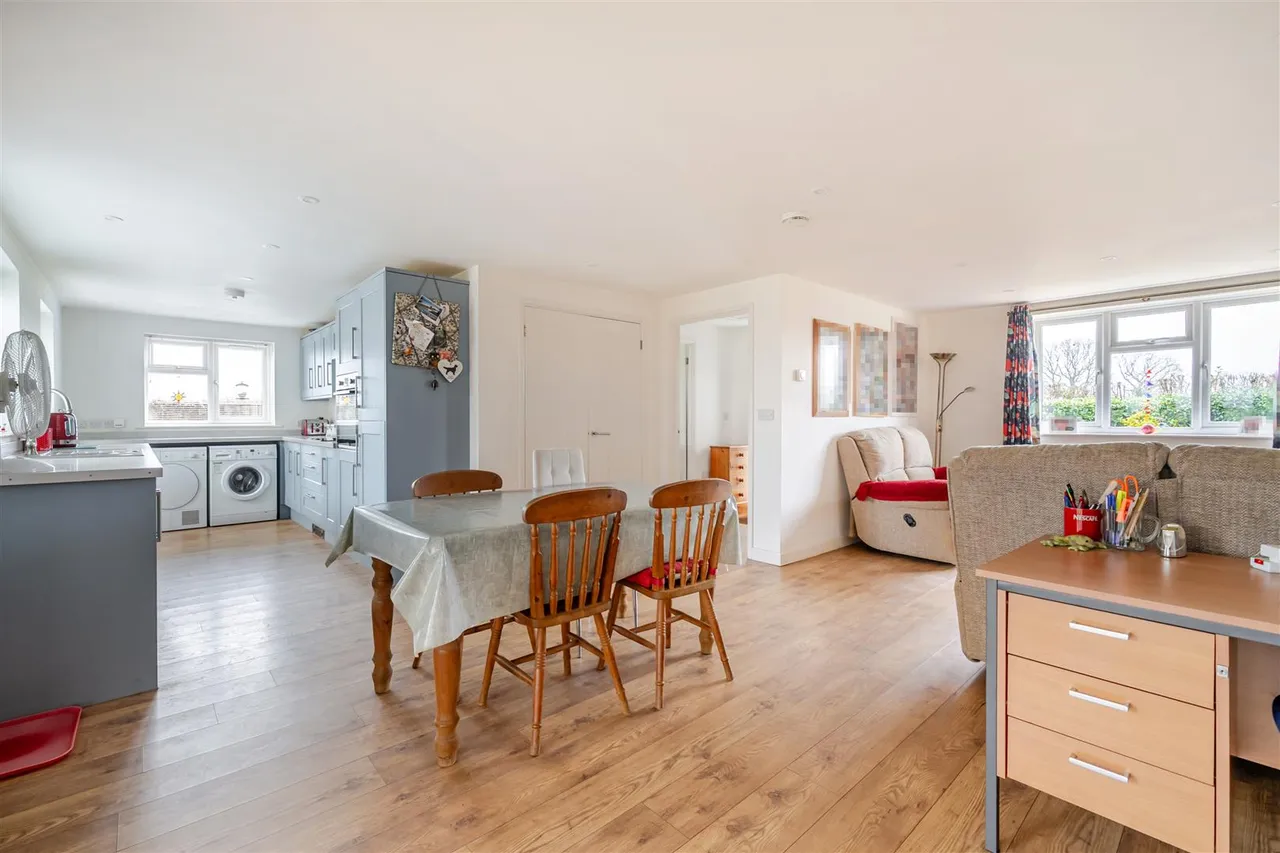 Barley Hill Lane, Poulshot, SN10, photo 4