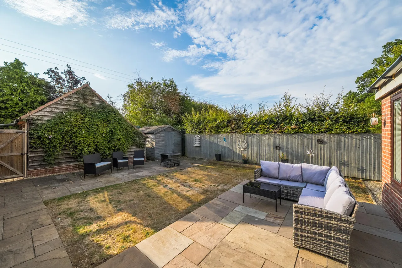 Barley Hill Lane, Poulshot, SN10, photo 10