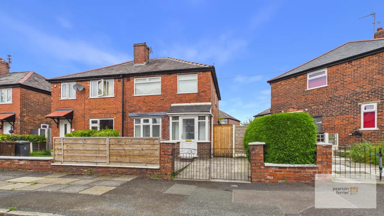 3 bed house for sale — Patterdale Drive, Bury, BL9 9PZ