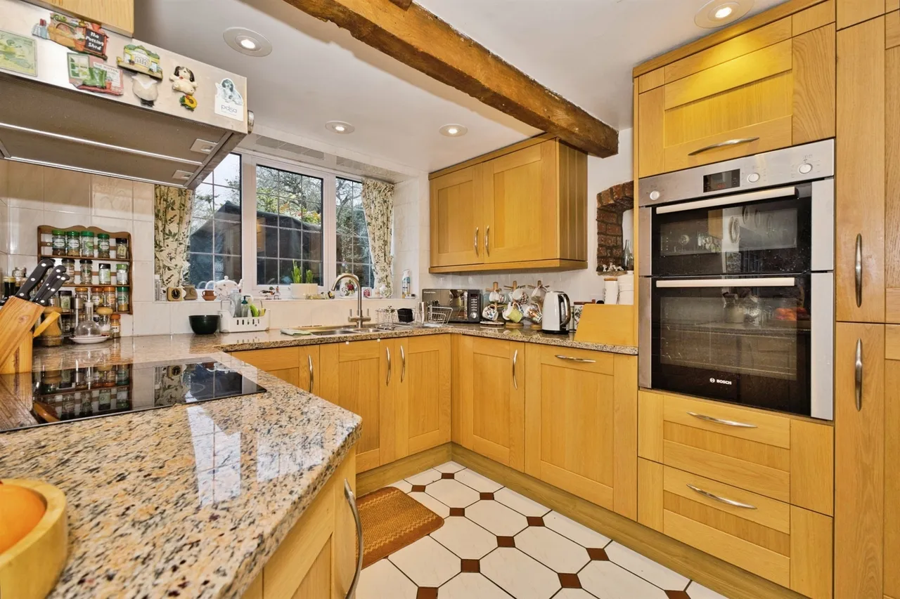 Bishops Lane, Hardington Mandeville, Yeovil, photo 2