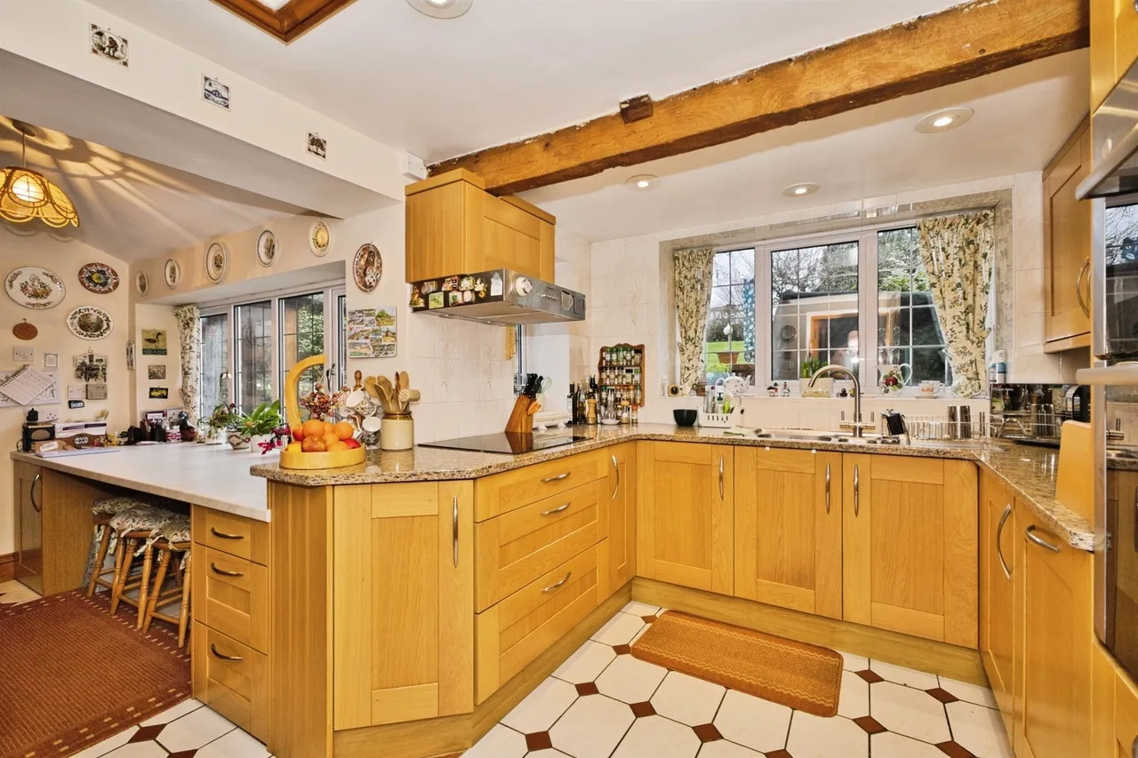 Bishops Lane, Hardington Mandeville, Yeovil, photo 3