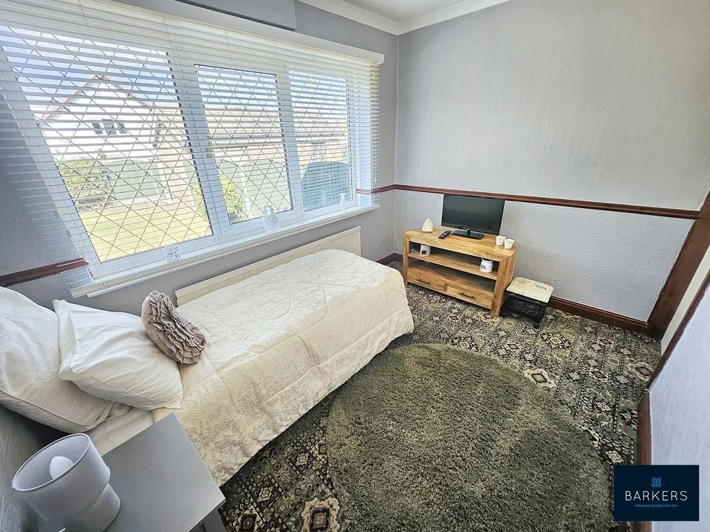Raikes Lane, East Bierley BD4 6RD, photo 9