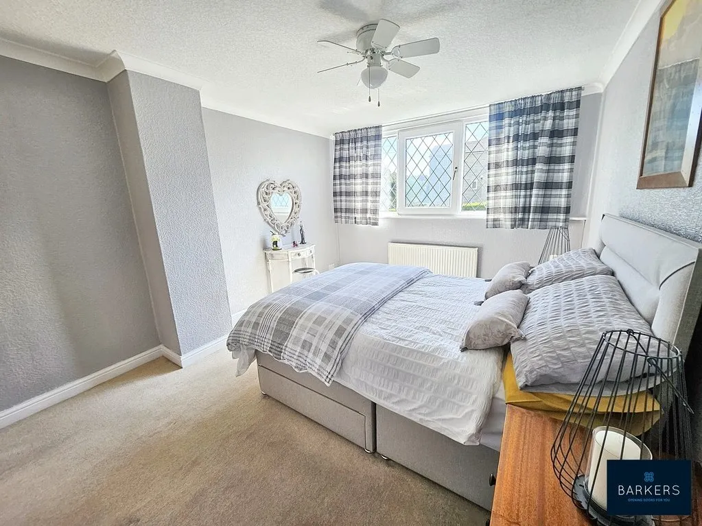 Raikes Lane, East Bierley BD4 6RD, photo 12