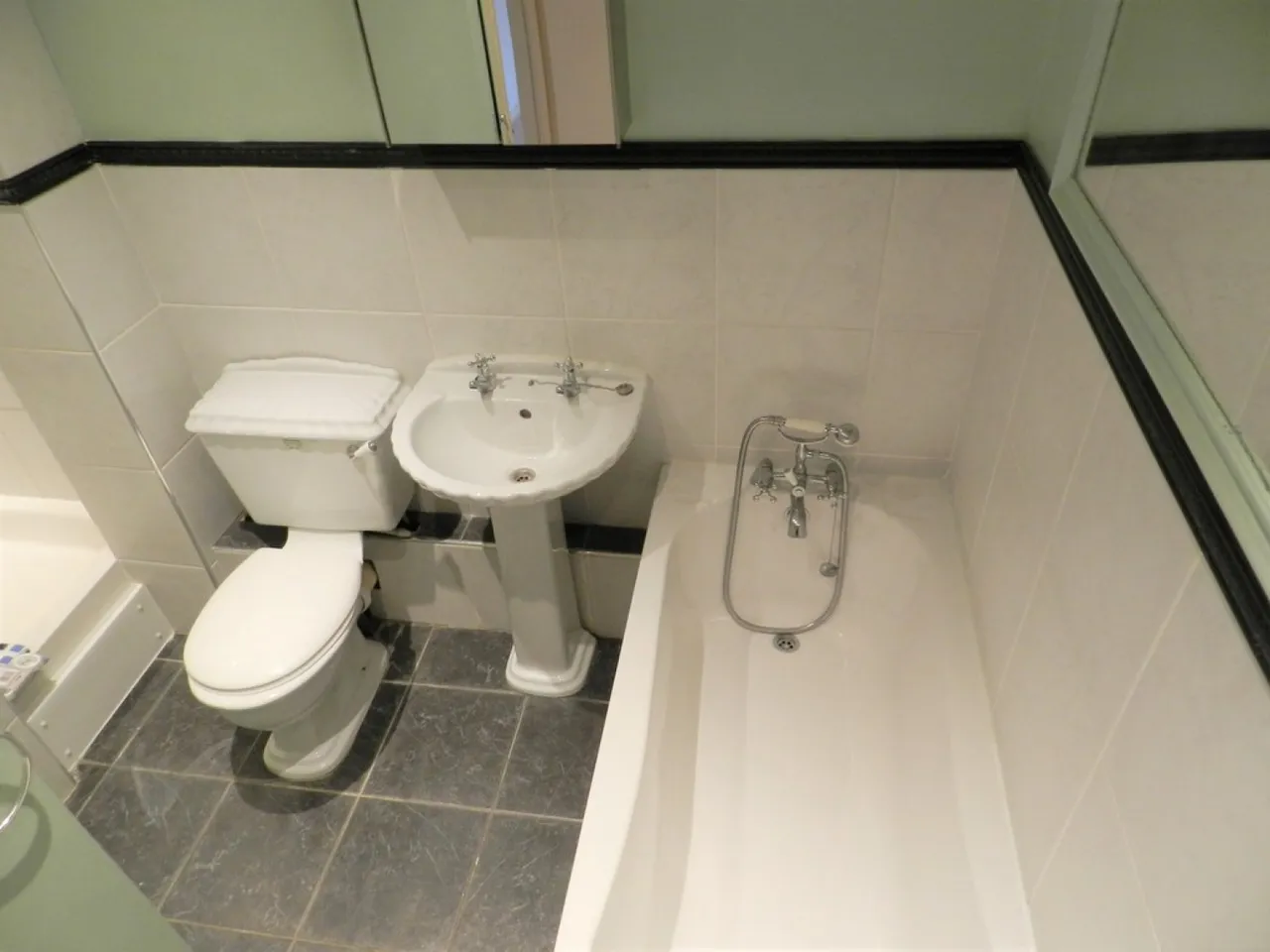 West Green, Crawley, photo 5