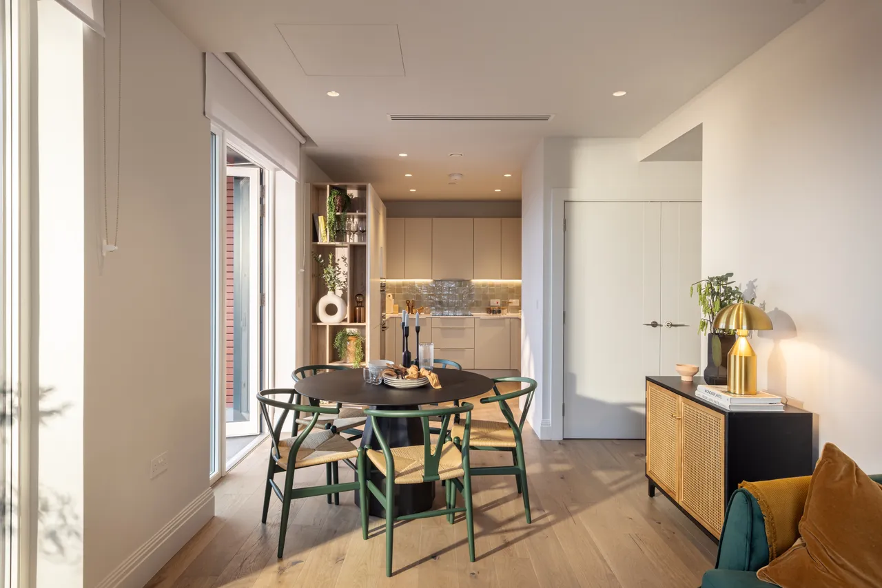 2 bed flat for sale — Artisi, King Street, London, W6