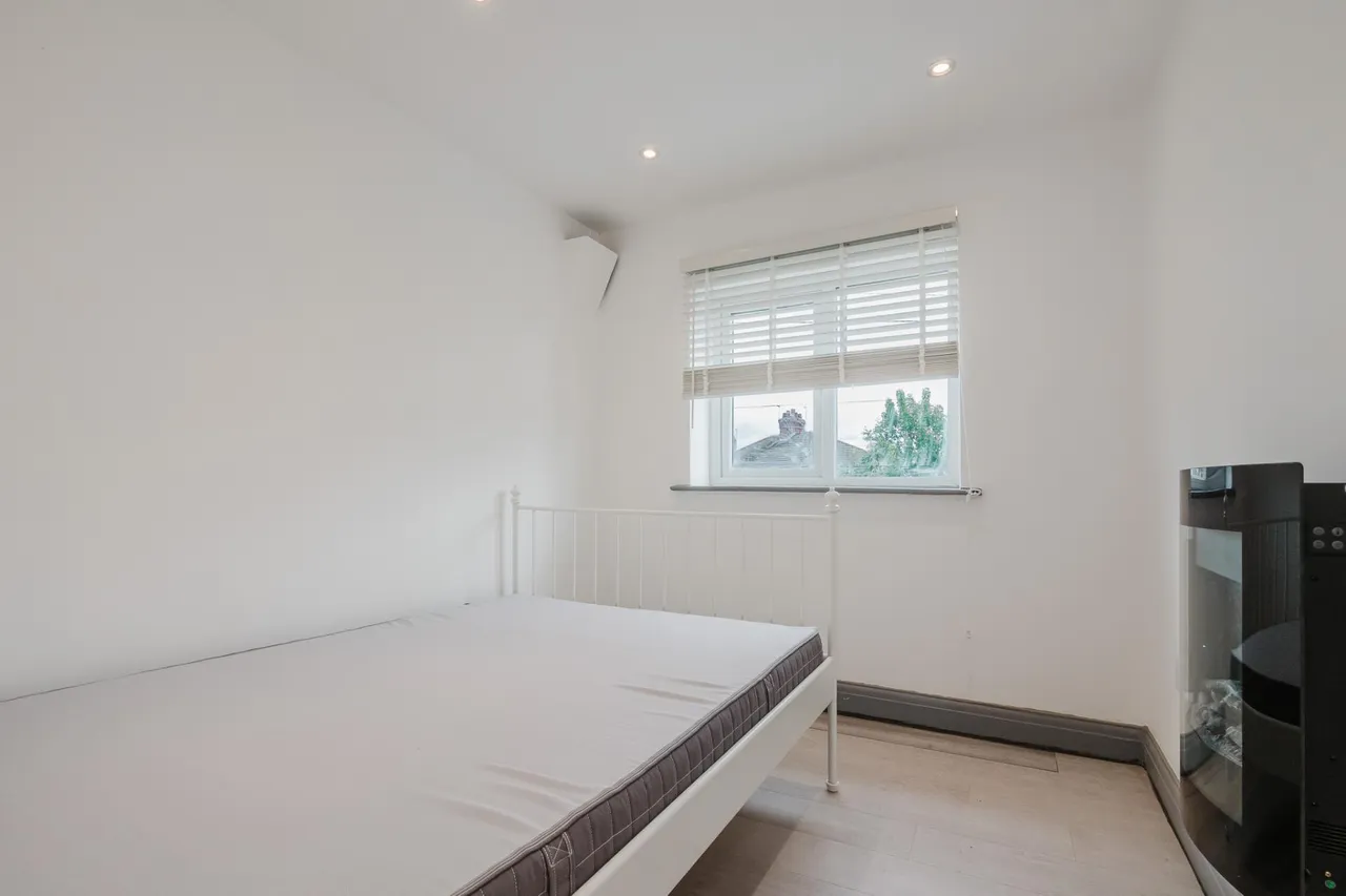 Worsley Avenue, Manchester, Blackley, M40, photo 12
