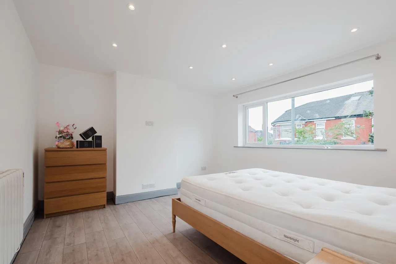 Worsley Avenue, Manchester, Blackley, M40, photo 11