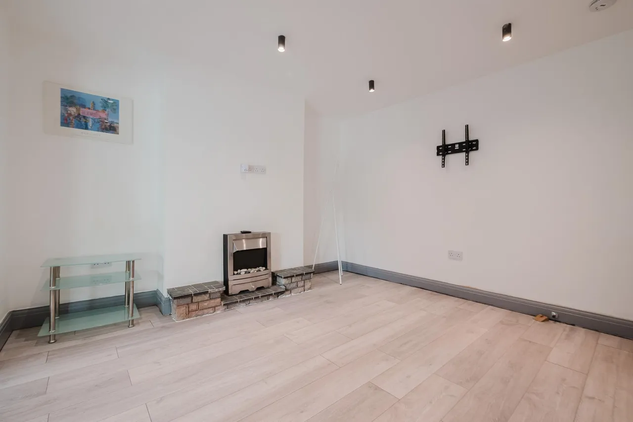 Worsley Avenue, Manchester, Blackley, M40, photo 4