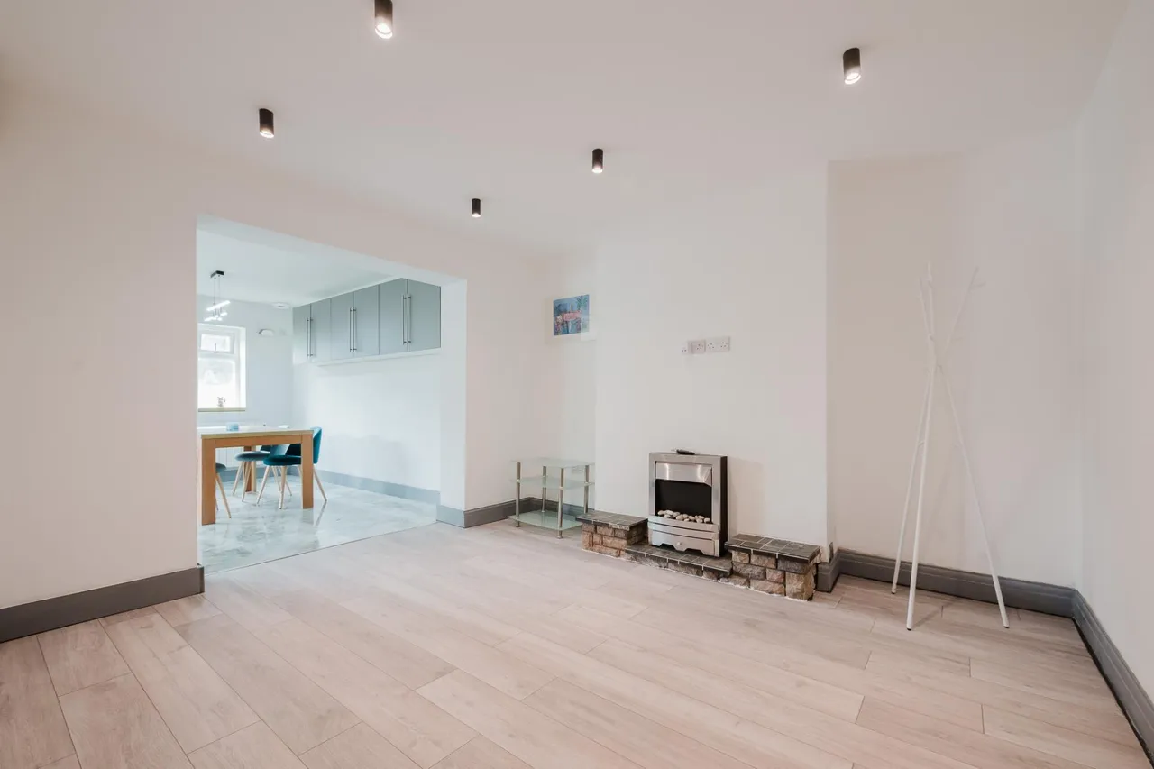 Worsley Avenue, Manchester, Blackley, M40, photo 5