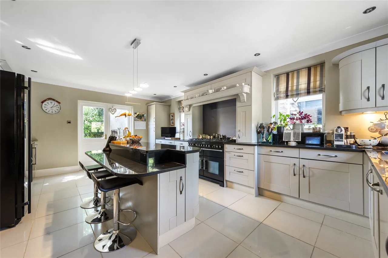 Rectory Lane, Woodford, NN14, photo 7