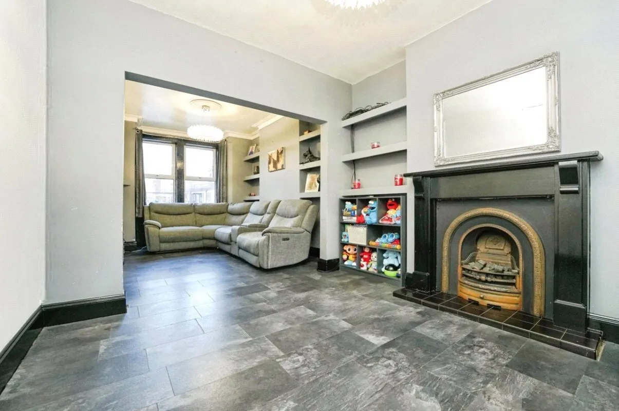 Painswick Road, Gloucester, Gloucestershire, GL4, photo 4