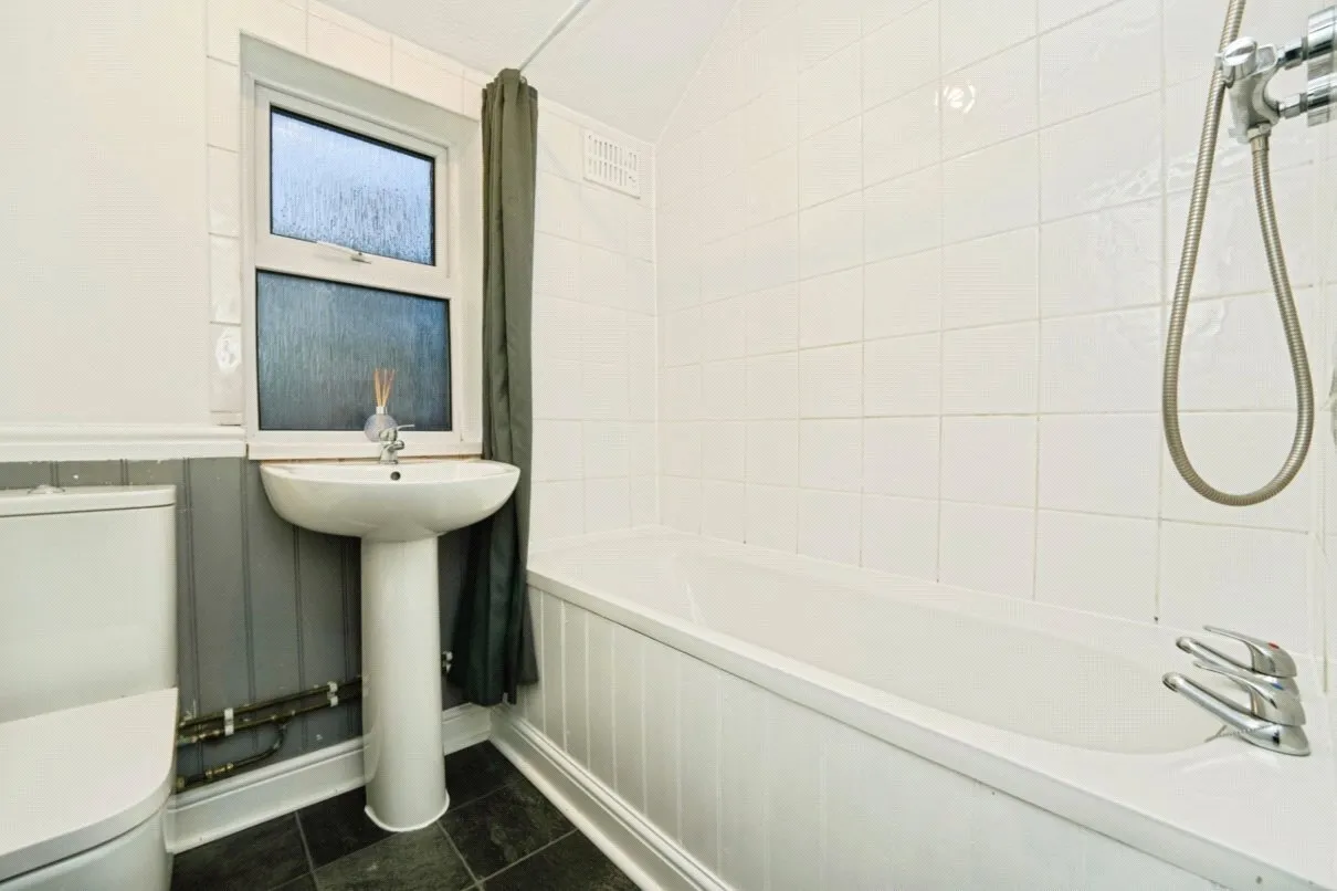 Painswick Road, Gloucester, Gloucestershire, GL4, photo 10