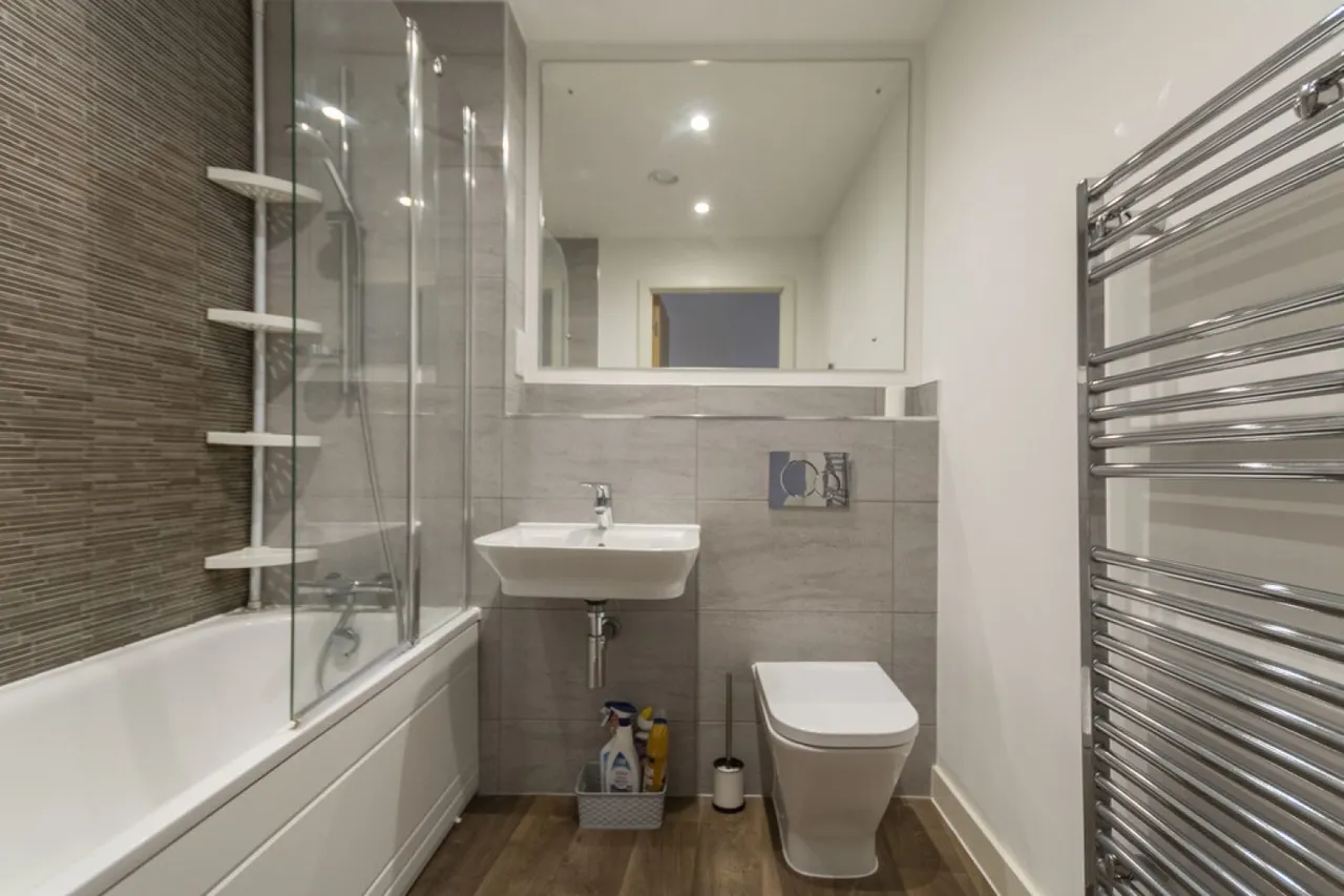 Lexington Gardens, Park Central, B15, photo 13