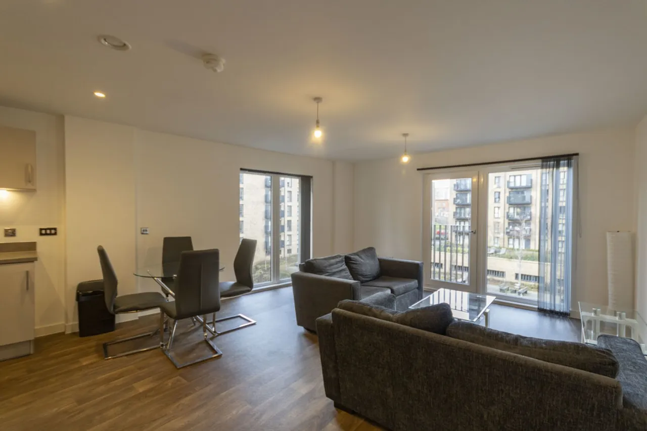 Lexington Gardens, Park Central, B15, photo 2