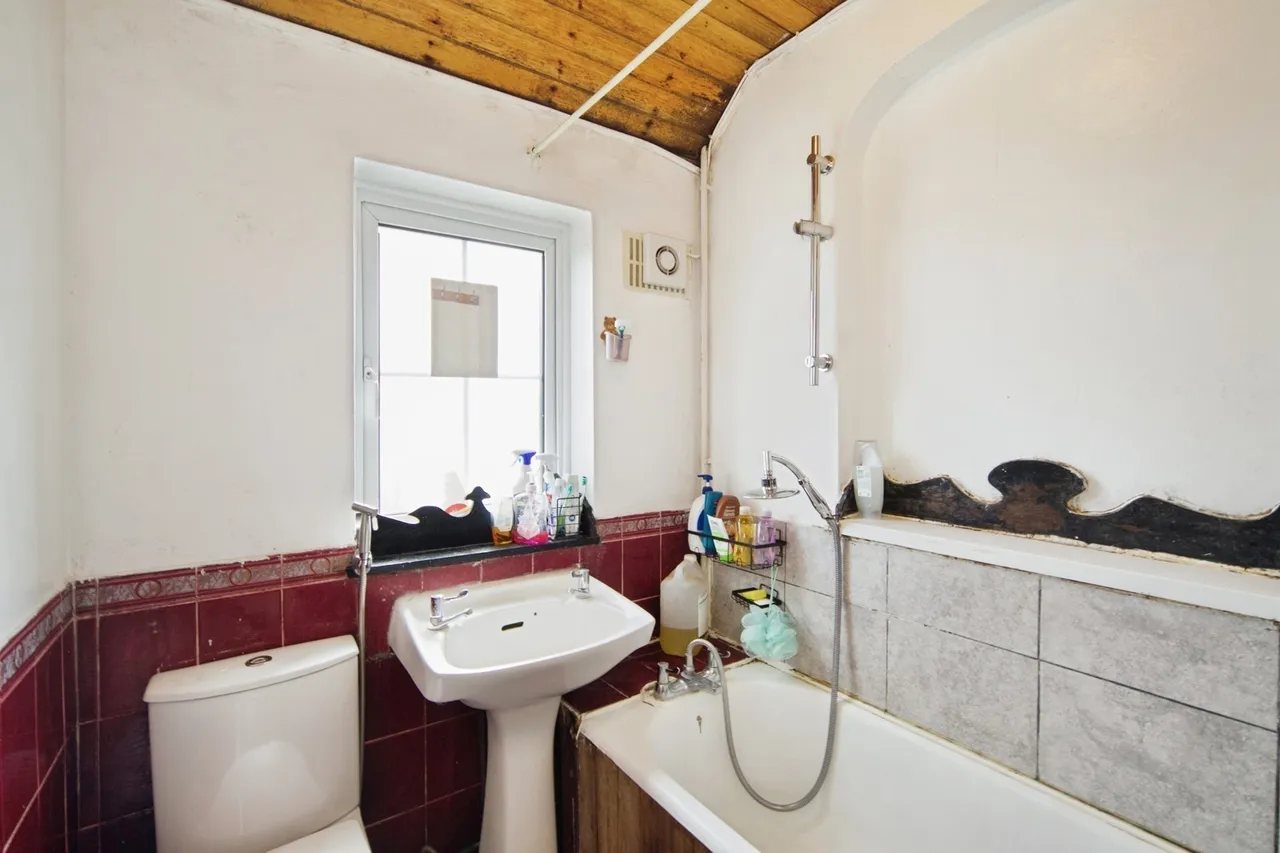 Longbridge Road, Dagenham, Essex, RM8, photo 5