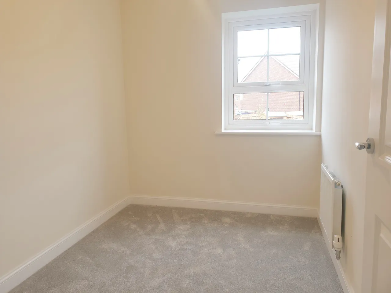 Nutmeg Close, Kingsbrook, HP22, photo 9