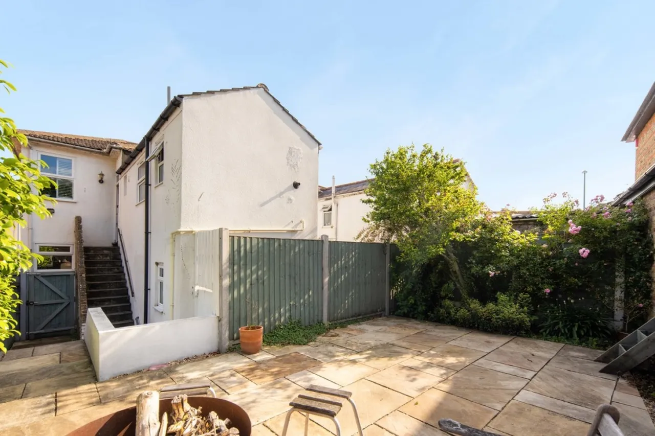 Elmcroft Avenue, Wanstead, photo 3