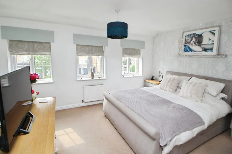 Plover Close, Glossop, Derbyshire, SK13, photo 8