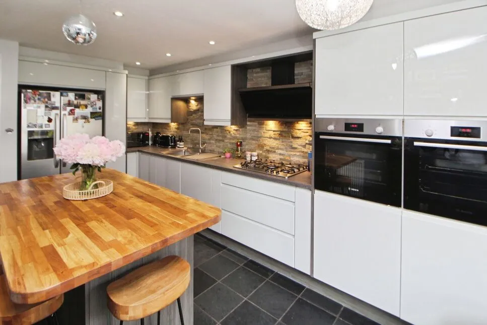 Plover Close, Glossop, Derbyshire, SK13, photo 6