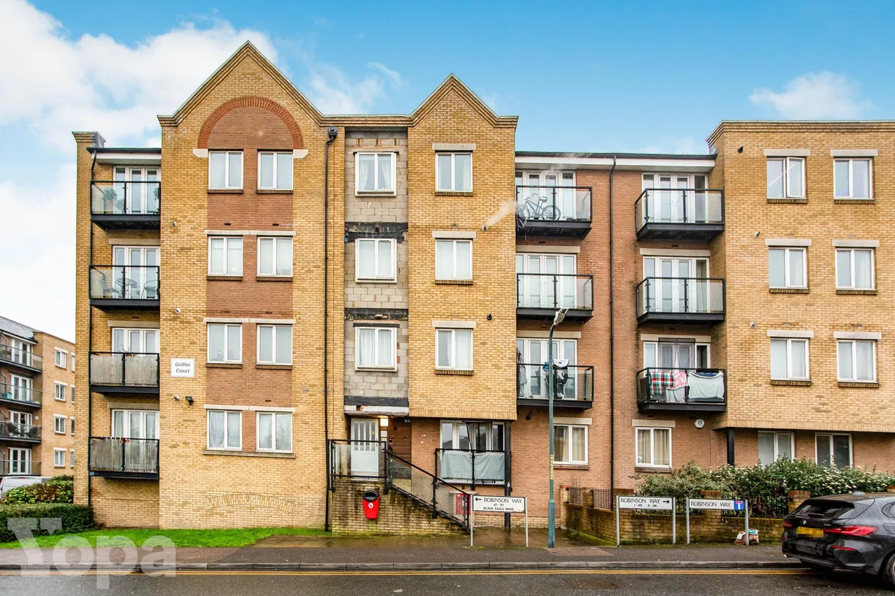 2 bed flat for sale, Black Eagle Drive, Gravesend, DA11
