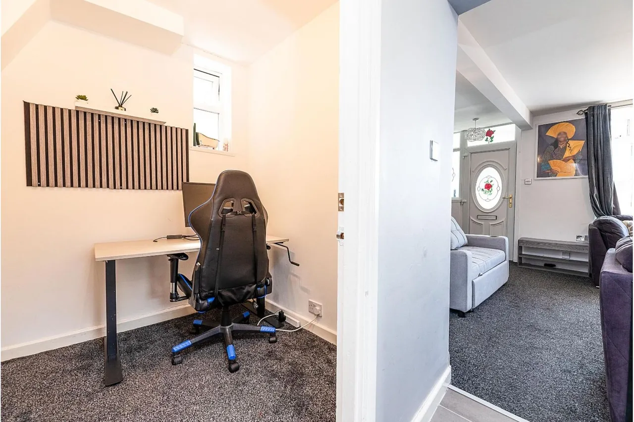 Hollydale Road, Nottingham, NG3, photo 48